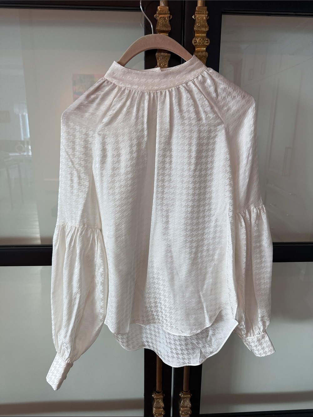 Veronica Beard White Houndstooth-Texture Puff-Sleeve Blouse